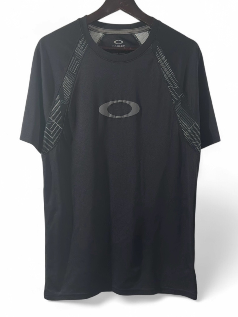 Oakley Black Short-Sleeve Athletic Shirt Size Men’s Medium